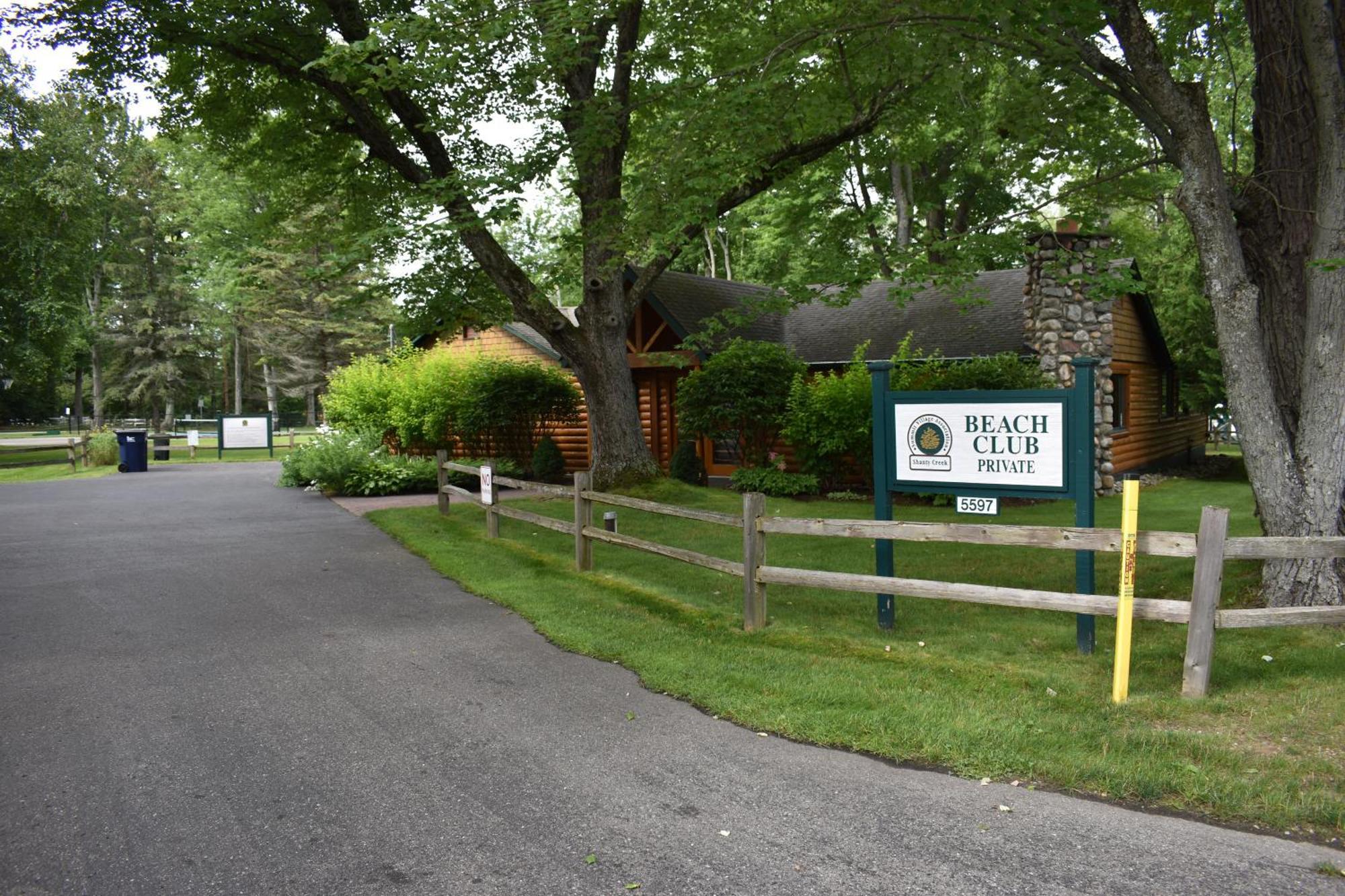 4 Season Fun At Legend Cottage Inn Bellaire Esterno foto